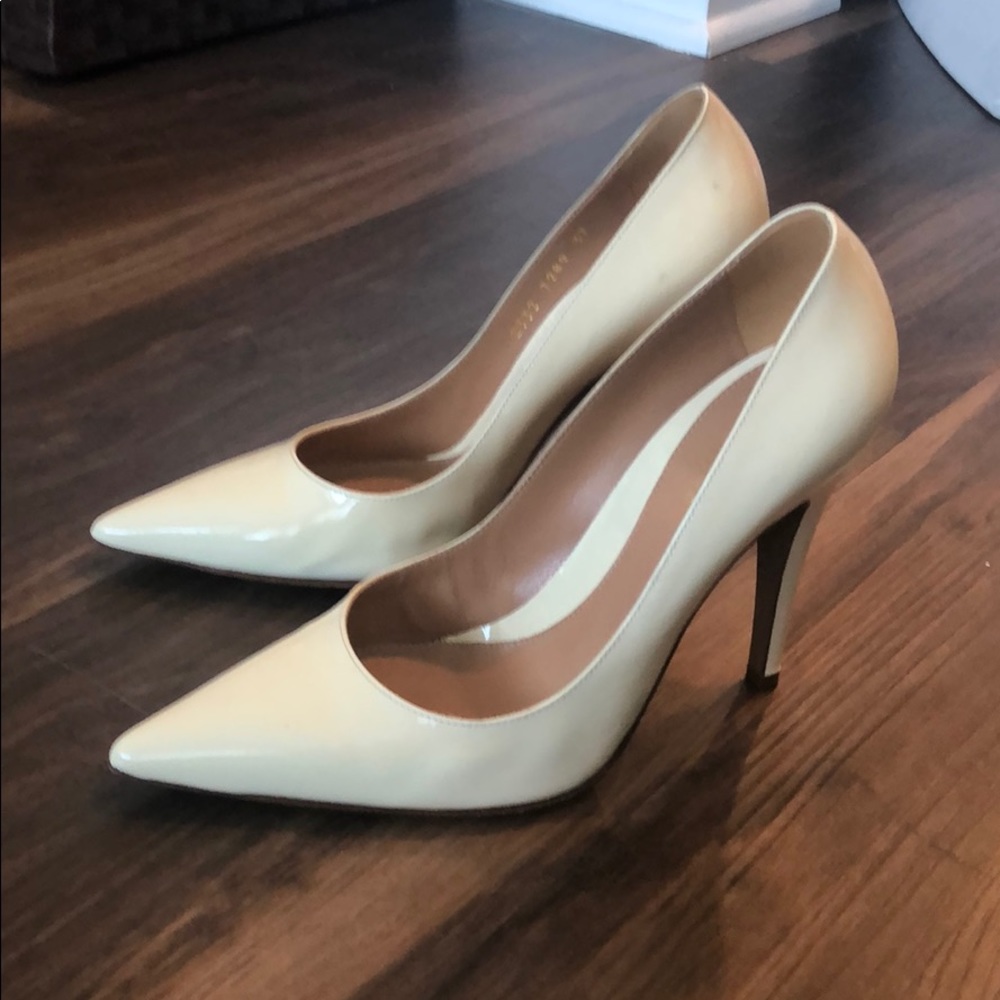 Sergio Rossi cream patent leather pumps